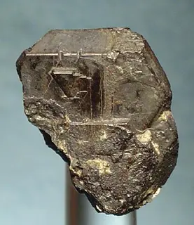 Steenstrupine-(Ce)-251184.jpg