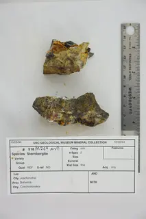 Sternbergite (46963785344).jpg