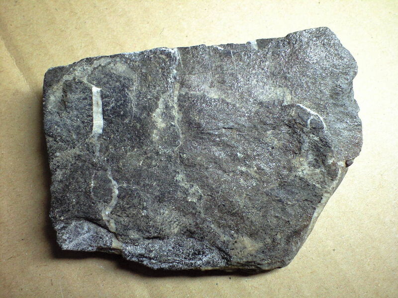 Stilpnomelane