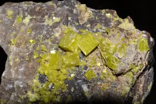 Autunite, quartz.jpg