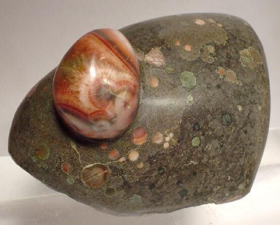 Thomsonite-Ca