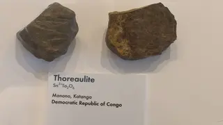 Harvard Museum of Natural History. Thoreaulite (Katanga, Congo).jpg