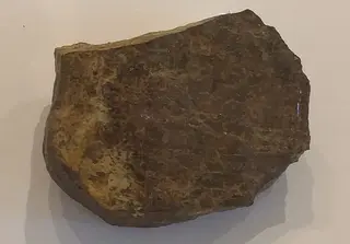 Harvard Museum of Natural History. Thoreaulite (Katanga, Congo) (cropped).jpg