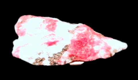 Tugtupite crop.jpg
