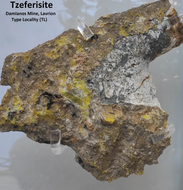 Tzeferisite.jpg