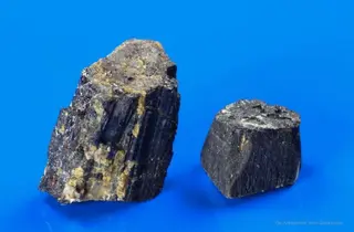 Baotite-661894.jpg