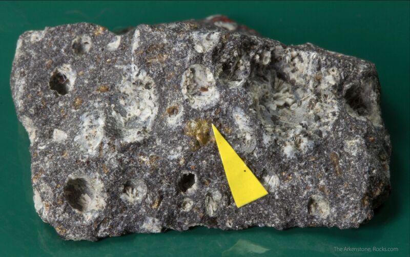 Oxykinoshitalite