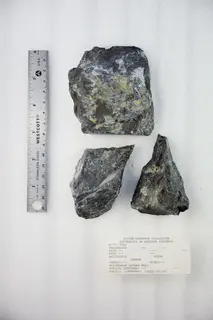 Valleriite (49055726661).jpg