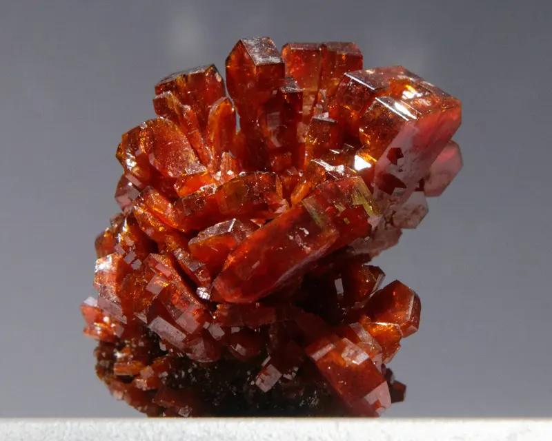 Vanadinite Mibladen MNHN Minéralogie.jpg
