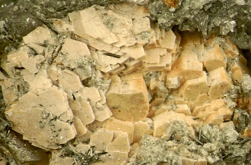 Varennesite.jpg
