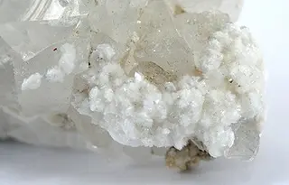Colemanite-Veatchite-mrz252b.jpg