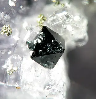 Voltaite-203801.jpg