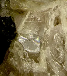 Vuonnemite-192029 (left side).jpg