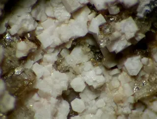 Vuoriyarvite-K-100974.jpg