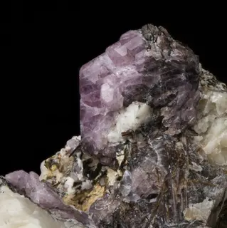 Wadeite-744673.jpg