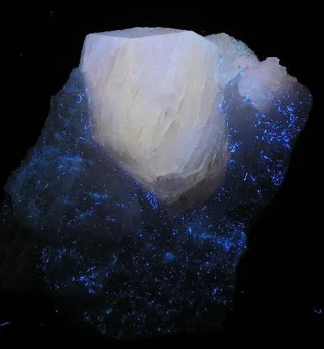 Sodalite-Winchite-240523.jpg