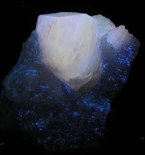 Sodalite-Winchite-240523.jpg