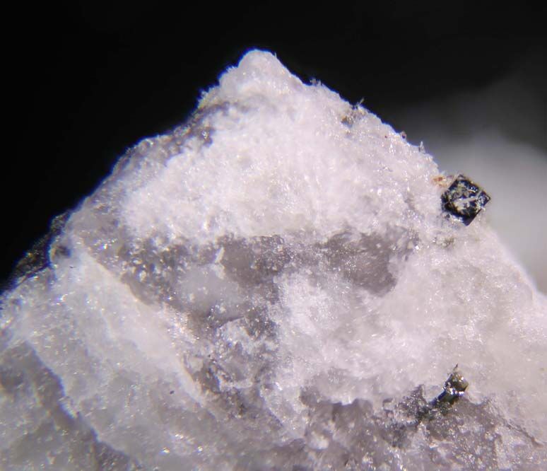 Zirsinalite