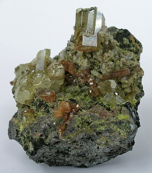 Beaverite-(Zn)