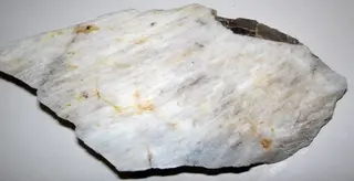 Moonstone (iridescent peristerite-oligoclase feldspar) (Chupa Pegmatite Field, Mesoproterozoic, 1.75 to 2.10 Ga; at or near Chupa Bay, Karelia, Russia) 1.jpg