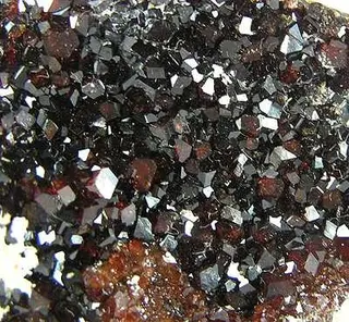 Bementite-Andradite-137565.jpg