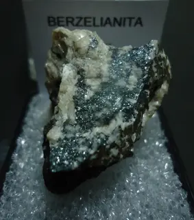 Berzelianite-622989.jpg