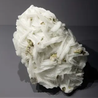 Cleavelandite Navegadora MNHN Minéralogie.jpg