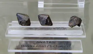 Anatas - Binnental, Schweiz.jpg