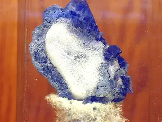 Benitoite.jpg