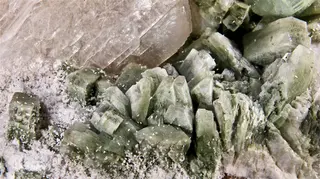 HeulanditeCeladonite.jpg