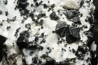 Spinelle var. ceylonite 7100.0456.jpg