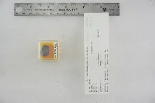 Spinel with Pleonaste (40945047853).jpg