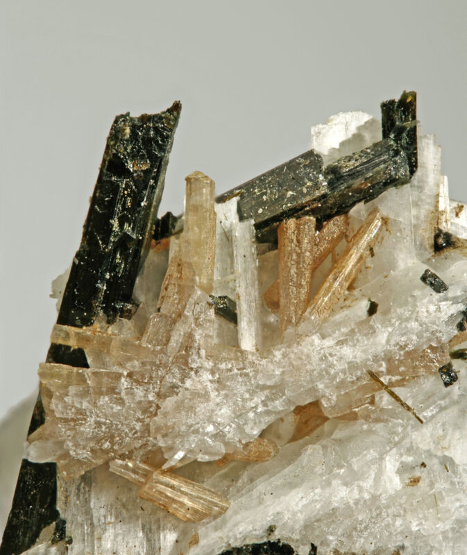 Petersenite-(Ce)