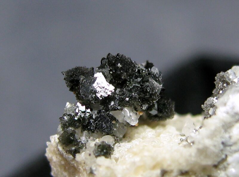 Calzirtite