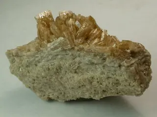 Clinozoisite - Quiruvilca Mine, Santiago de Chuco, La Libertad, Peru.jpg