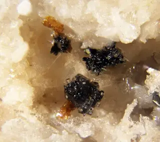 Cerianite-(Ce)-purpleSky.jpg