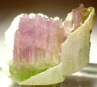 Tourmaline-Cookeite-23707.jpg