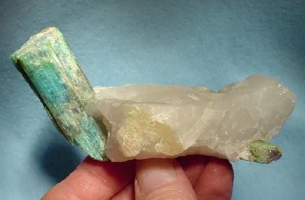 Elbaite-Quartz-133547.jpg