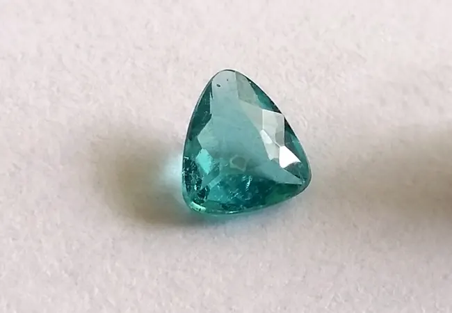 Paraiba-Turmalin-Blau-G-EmpireTheWorldOfGems.jpg