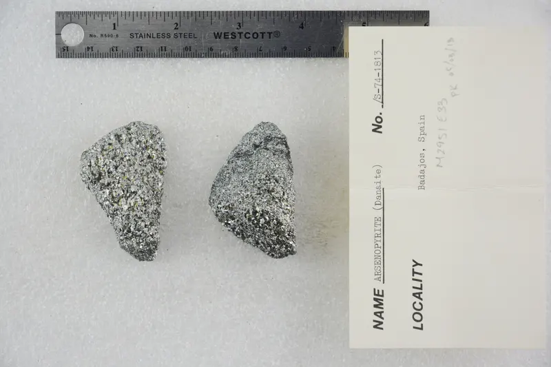 Arsenopyrite (Danaite) (40945028663).jpg