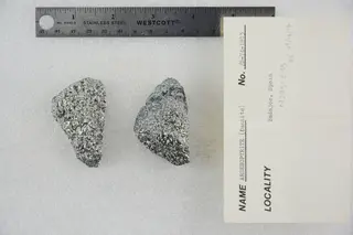 Arsenopyrite (Danaite) (40945028663).jpg