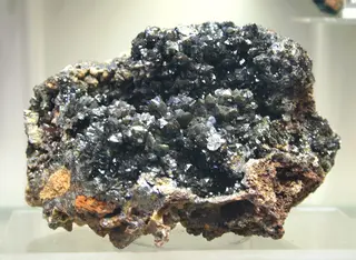 Descloizit - Mineralogisches Museum Bonn (7285).jpg