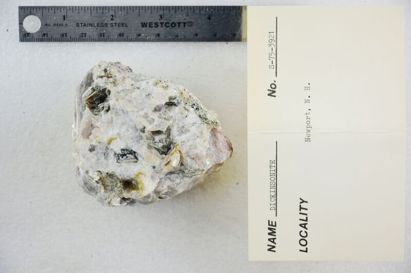 Dickinsonite-(KMnNa)