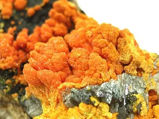 Chervetite-Curienite-Francevillite-t06-201b.jpg