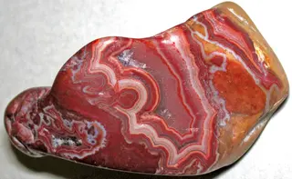 Fairburn Agate (ultimately derived from the Minnelusa Formation, Pennsylvanian-Permian; collected east of the Black Hills, western South Dakota, USA) 32 (44632240655).jpg