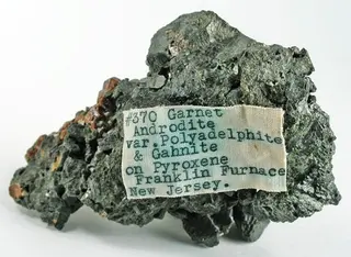 Andradite-Gahnite-Calcite-290552.jpg