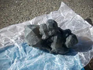 Hanksite crystal step from Searles Dry Lake, California.jpg