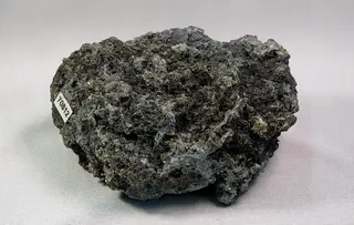 Millerit-Hauchecornit-Bismuthinit.jpg