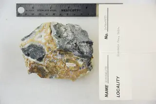 Hinsdalite (48140131512).jpg