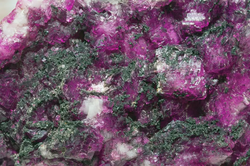 Cobaltaustinite, cobaltoan dolomite 1100.2644.jpg